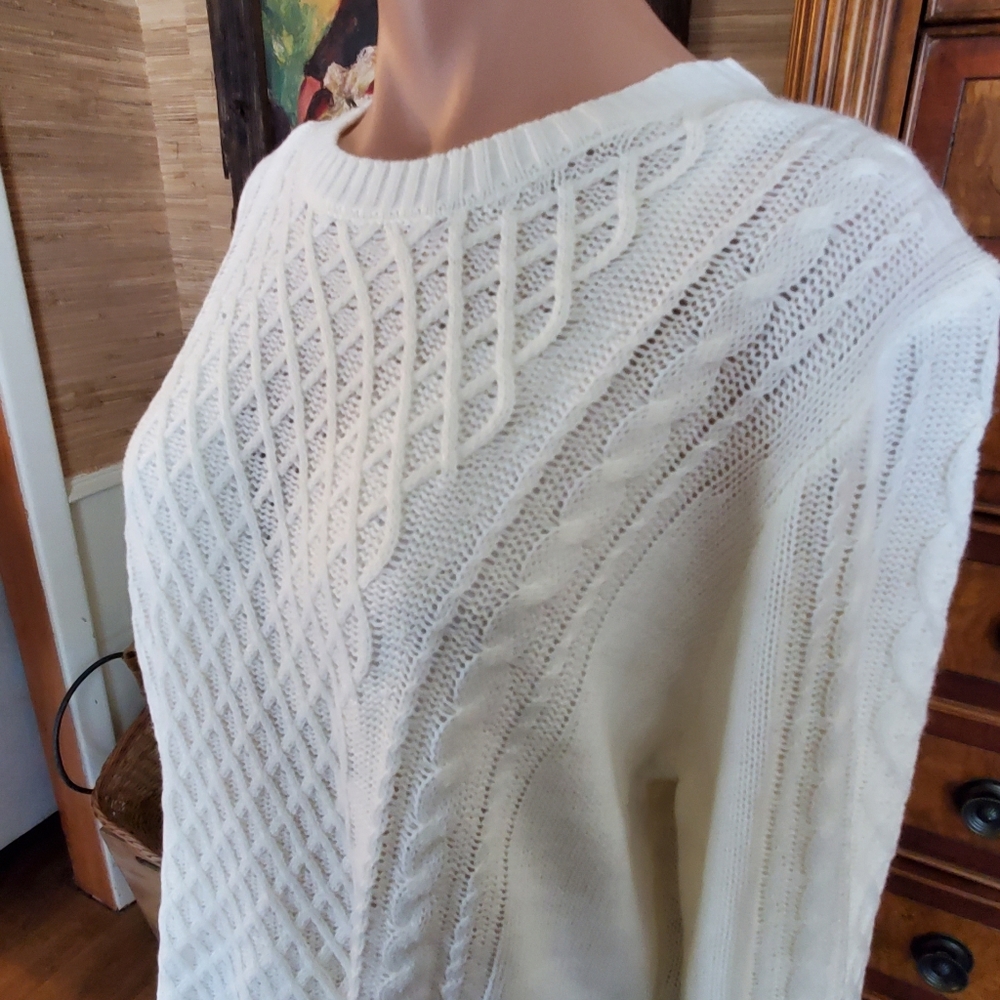 CREAMY WHITE FISHERMAN KNIT SWEATER.  XL. #1063
